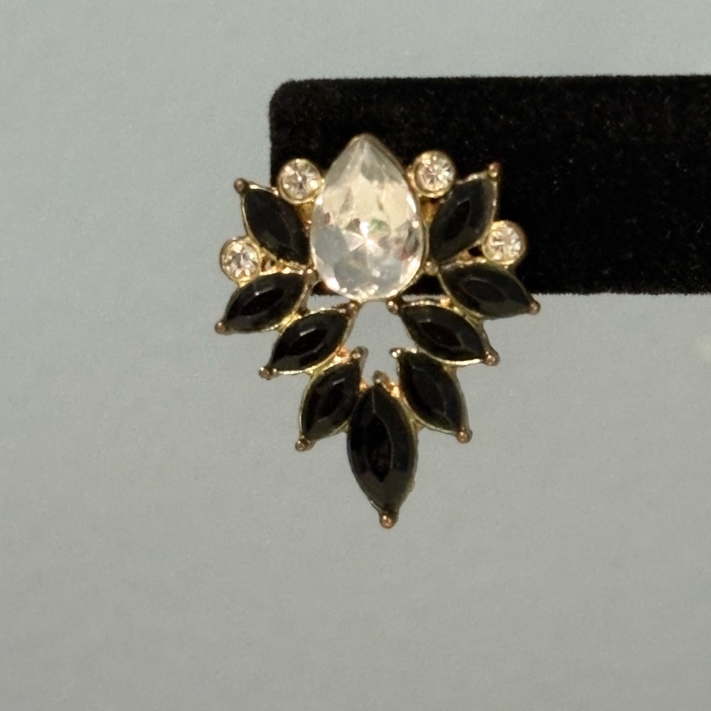 Elegant Black and Diamante’ Earrings. FREE WITH BUNDLE - Picture 2 of 2